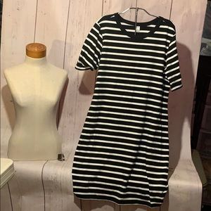 Summer T-shirt dress black and white striped comfy